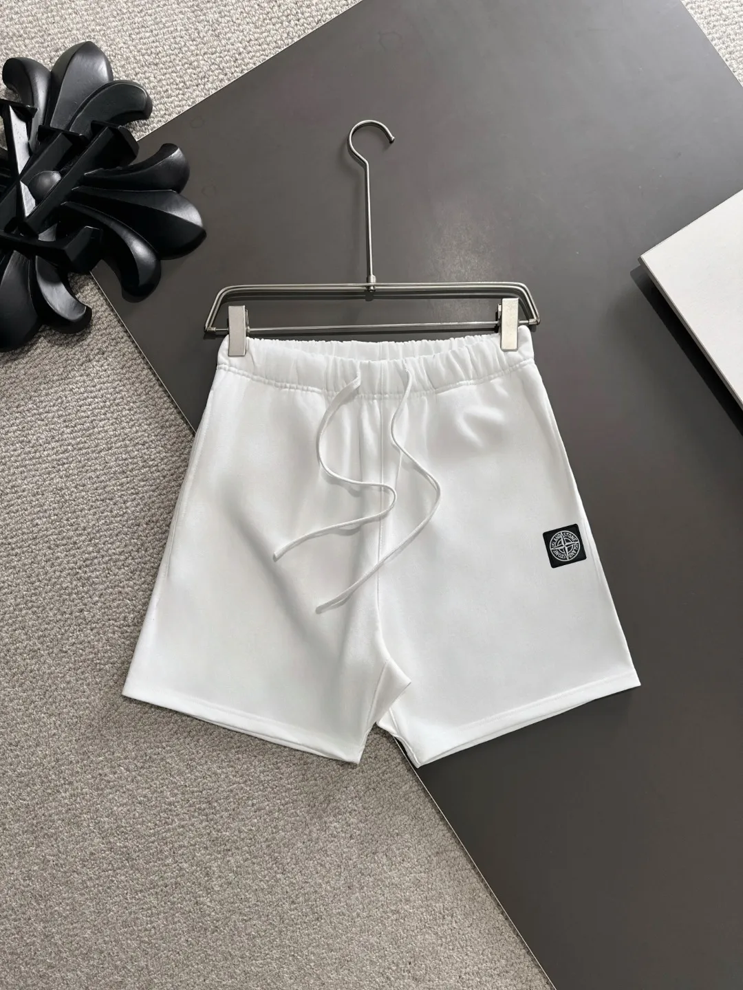 Next day shipping P460 Stone lsland/stone island high quality 2025 spring and summer new casual suit exclusively developed by yb! High quality production! Imported custom-made fabrics for foreign orders, with high breathability and comfort, impeccable details, brand element design concept, delicate and soft feel! It presents a casual cut and the upper body shape is great! On sale simultaneously on the official website! From a high-end men's positioning brand, the low-key luxury taste is irresistible! Exquisite workmanship and impeccable quality! The overall style is simple, fashionable and timeless, fully meeting the requirements of stylish and tasteful dressing! Size: S-XXL